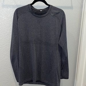 Long sleeve lululemon men’s vent tech tee